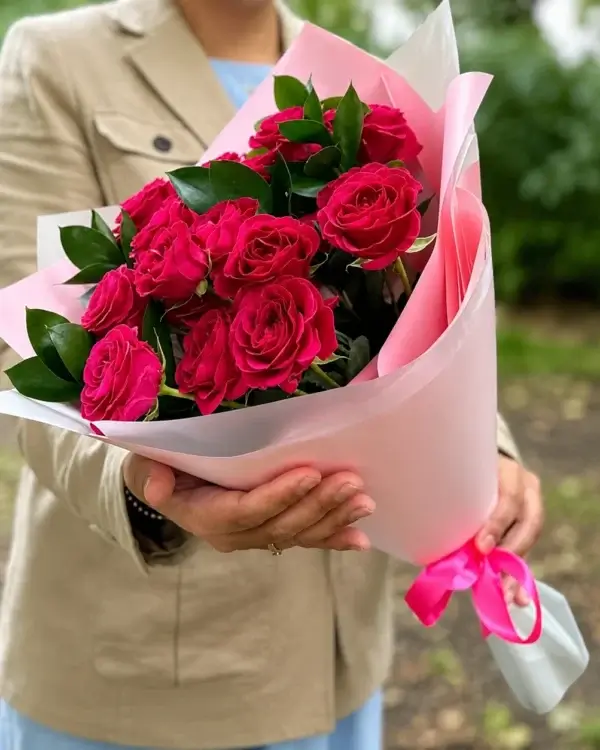 Букет из 5 малиновых куст.роз