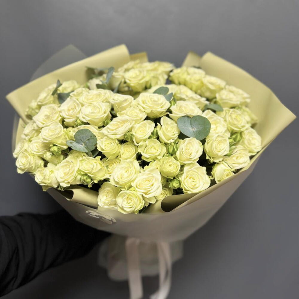 Букет из 19 кустовых роз